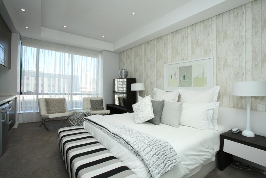 Luxury @ Sandton Skye Йоханнесбург Экстерьер фото
